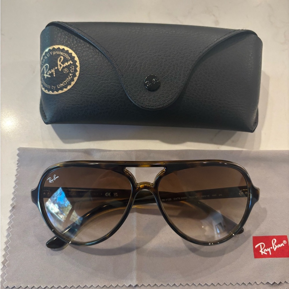 Ray-Ban Sunglasses RB4125